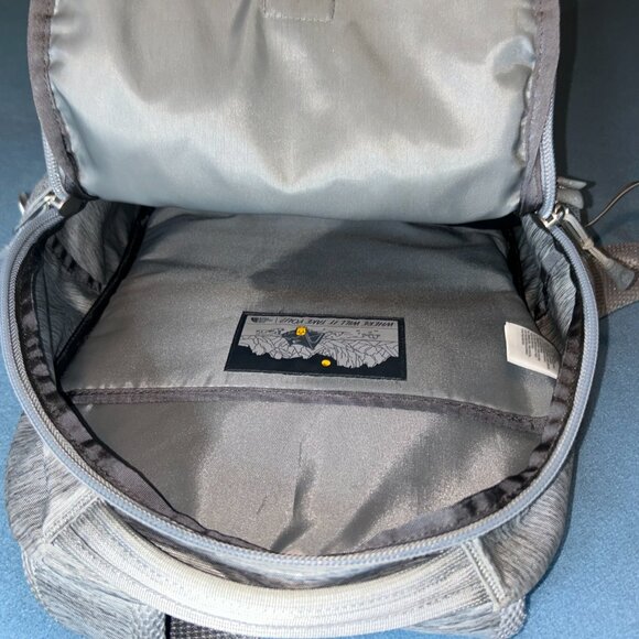 The North Face Jester Backpack – Heather Grey – Spacious/Durable/Great Condition - Picture 5 of 7